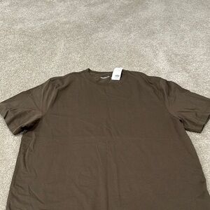 Abercrombie and Fitch tee